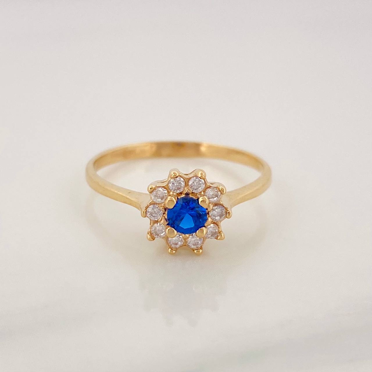 Anillo Halo Flor 2.05g / T6 1/2 Oro Amarillo 18K