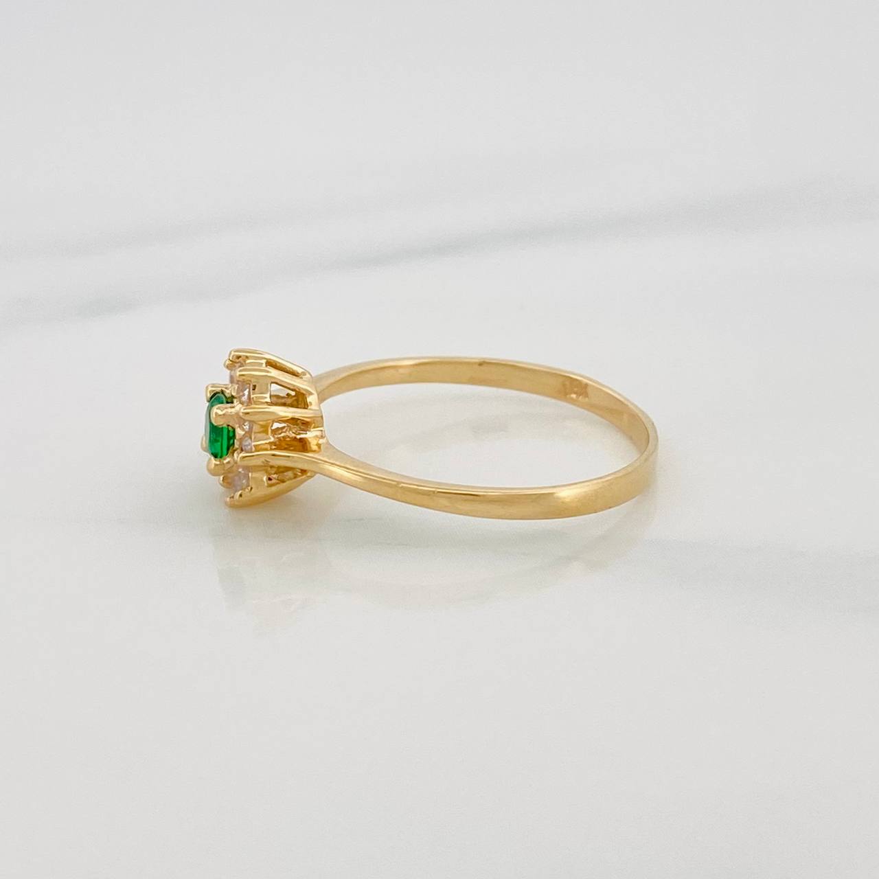Anillo Halo Flor 2.15g / T7 Oro Amarillo 18K