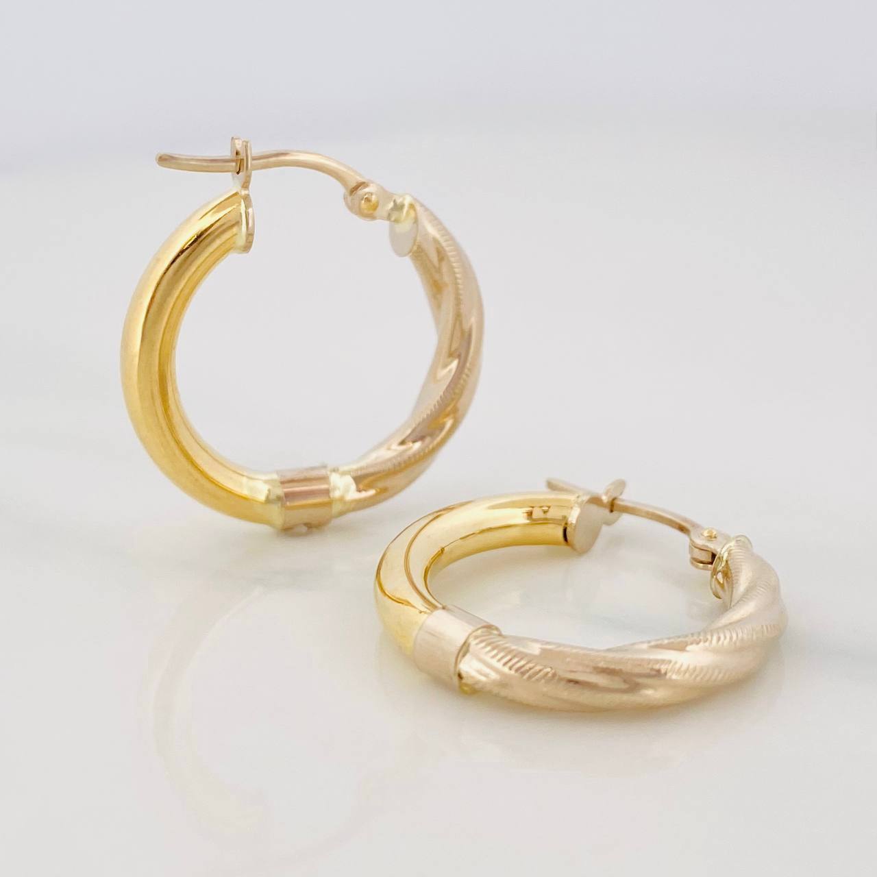 Candongas Adel 2.7g / 2.2cm Dos Oros Amarillo Blanco 18K