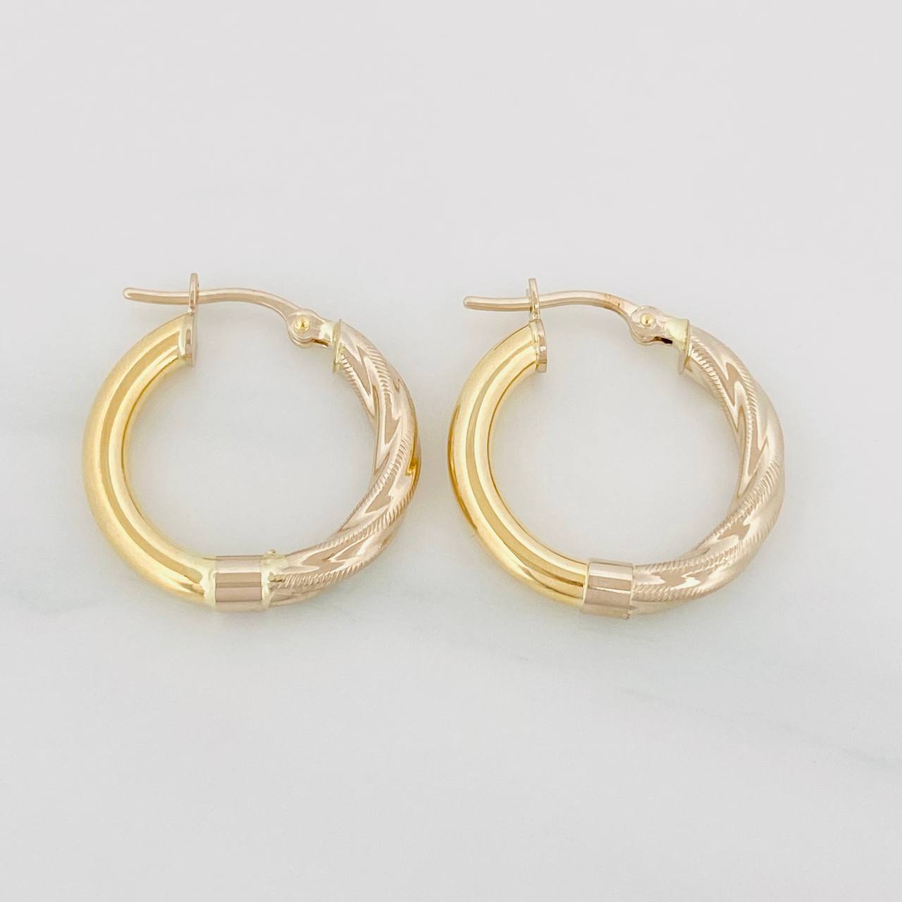 Candongas Adel 2.7g / 2.2cm Dos Oros Amarillo Blanco 18K