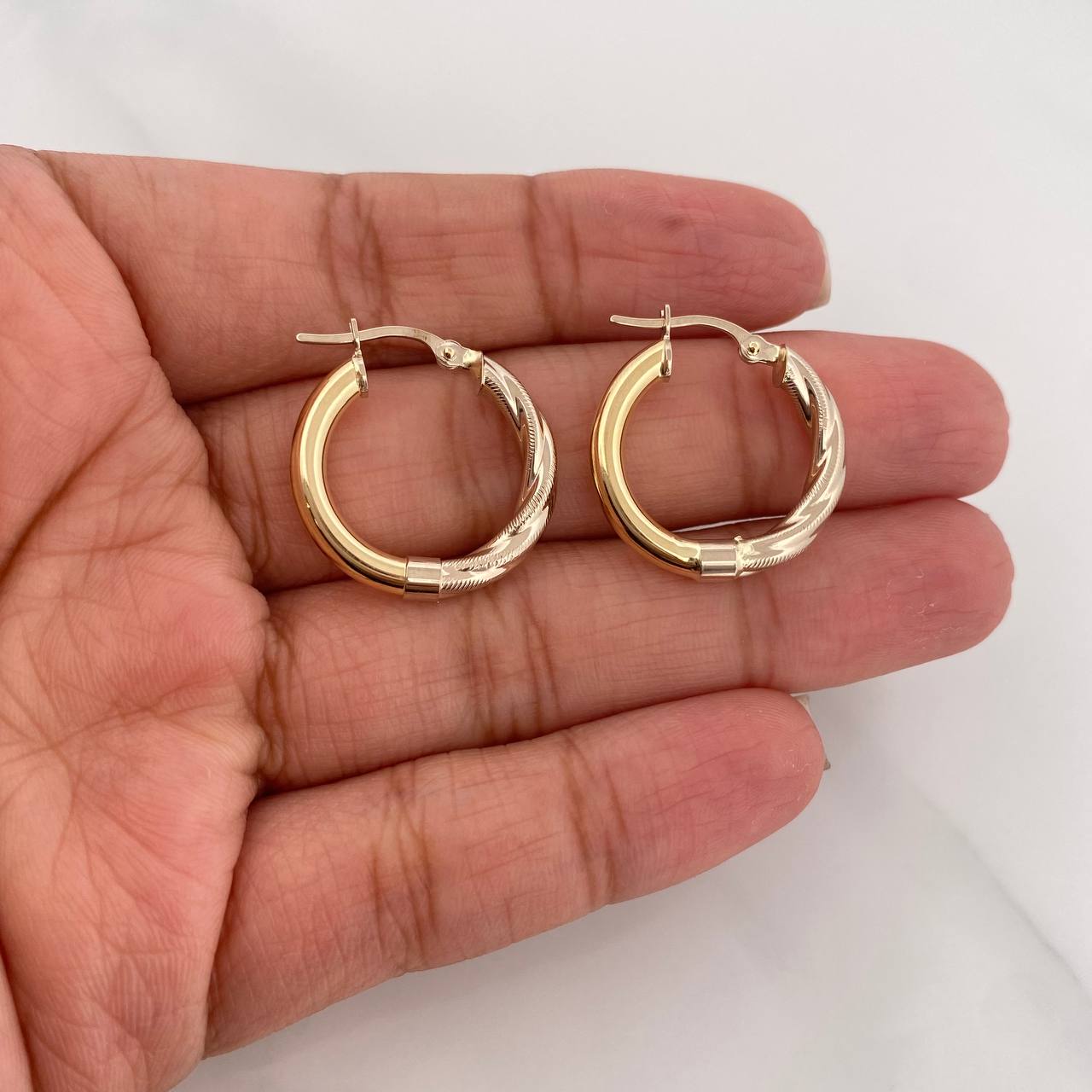 Candongas Adel 2.7g / 2.2cm Dos Oros Amarillo Blanco 18K