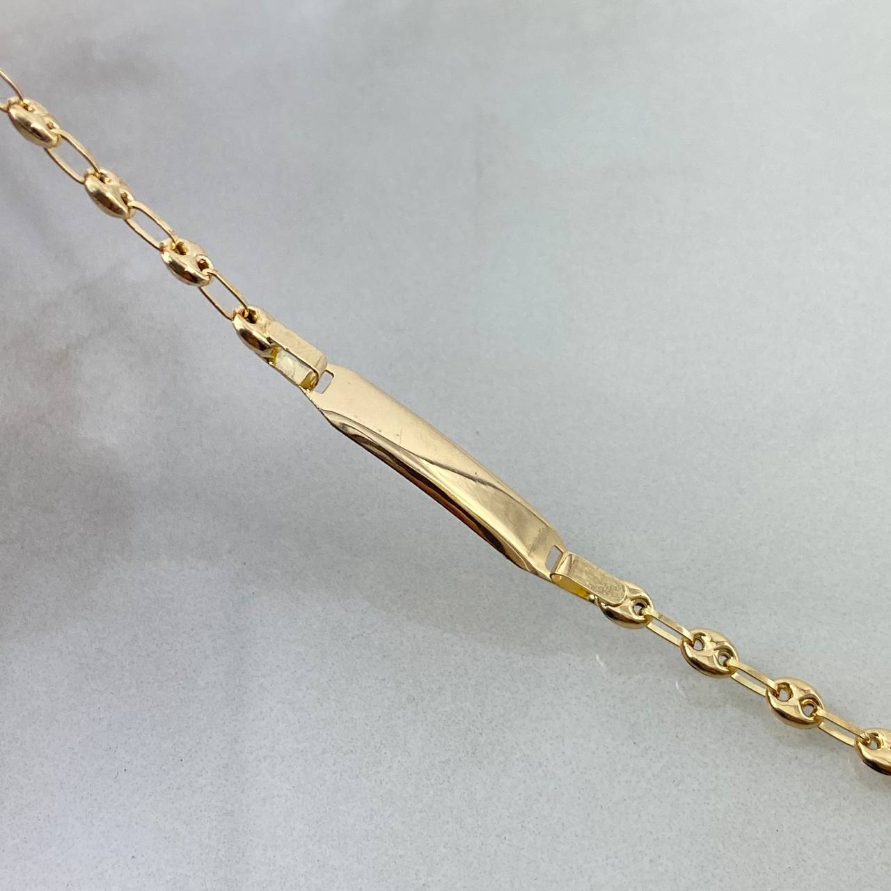 Pulso GC 2.15gr / 15cm / 3mm Placa Bebe Rectangulo Curvo  Oro AmarilloႣ