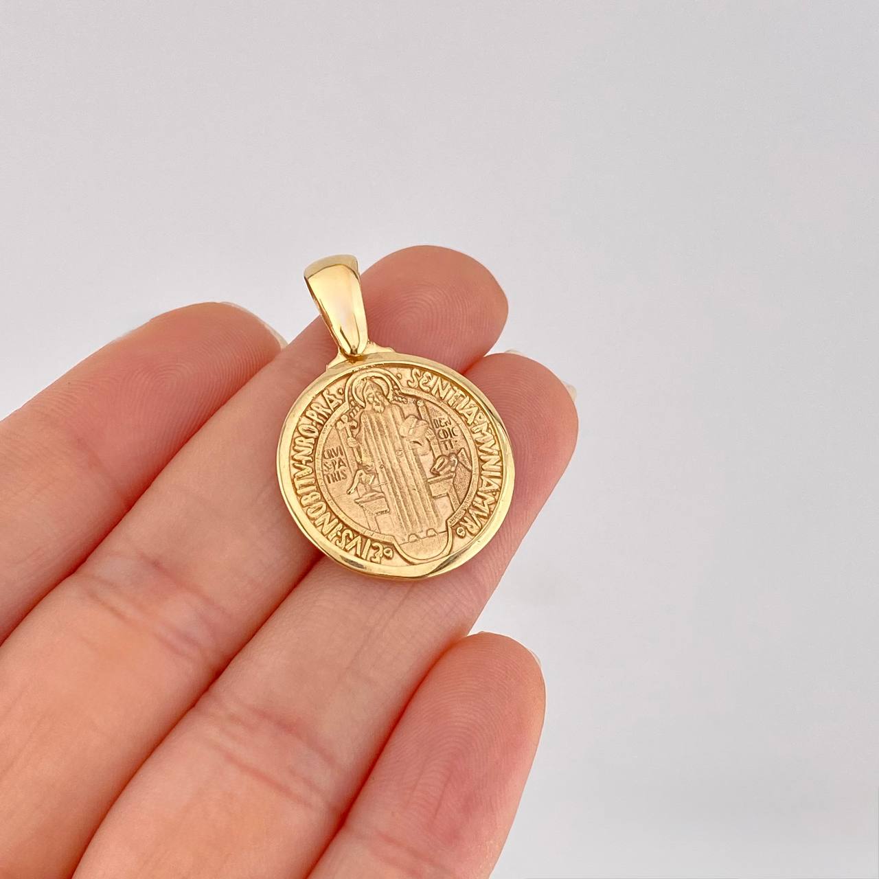 Dije San Benito 5.25g / 3.1cm Oro Amarillo 18K