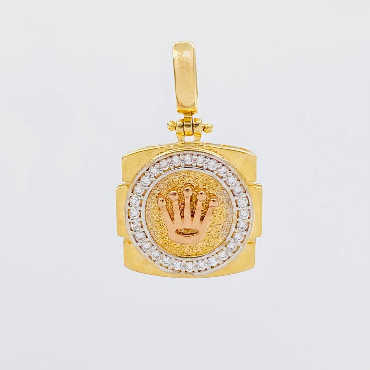 Dije Cuadro Circulo Corona 2.8g / 2.2cm Tres Oros 18K