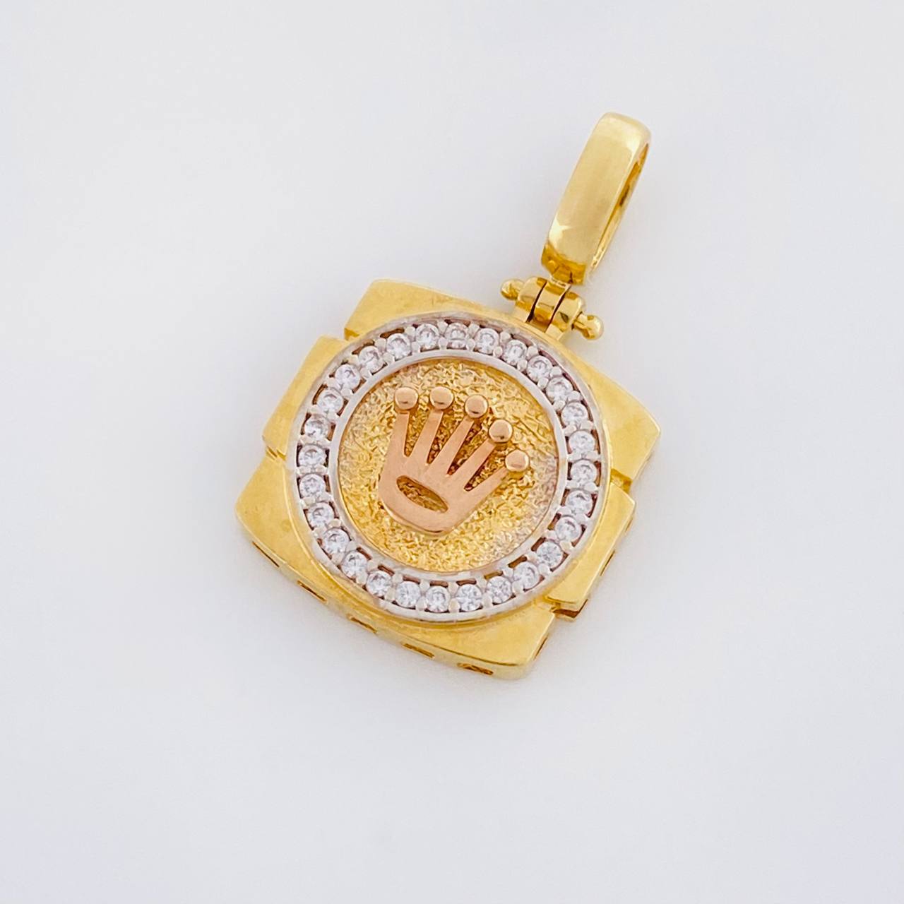 Dije Cuadro Circulo Corona 2.8g / 2.2cm Tres Oros 18K