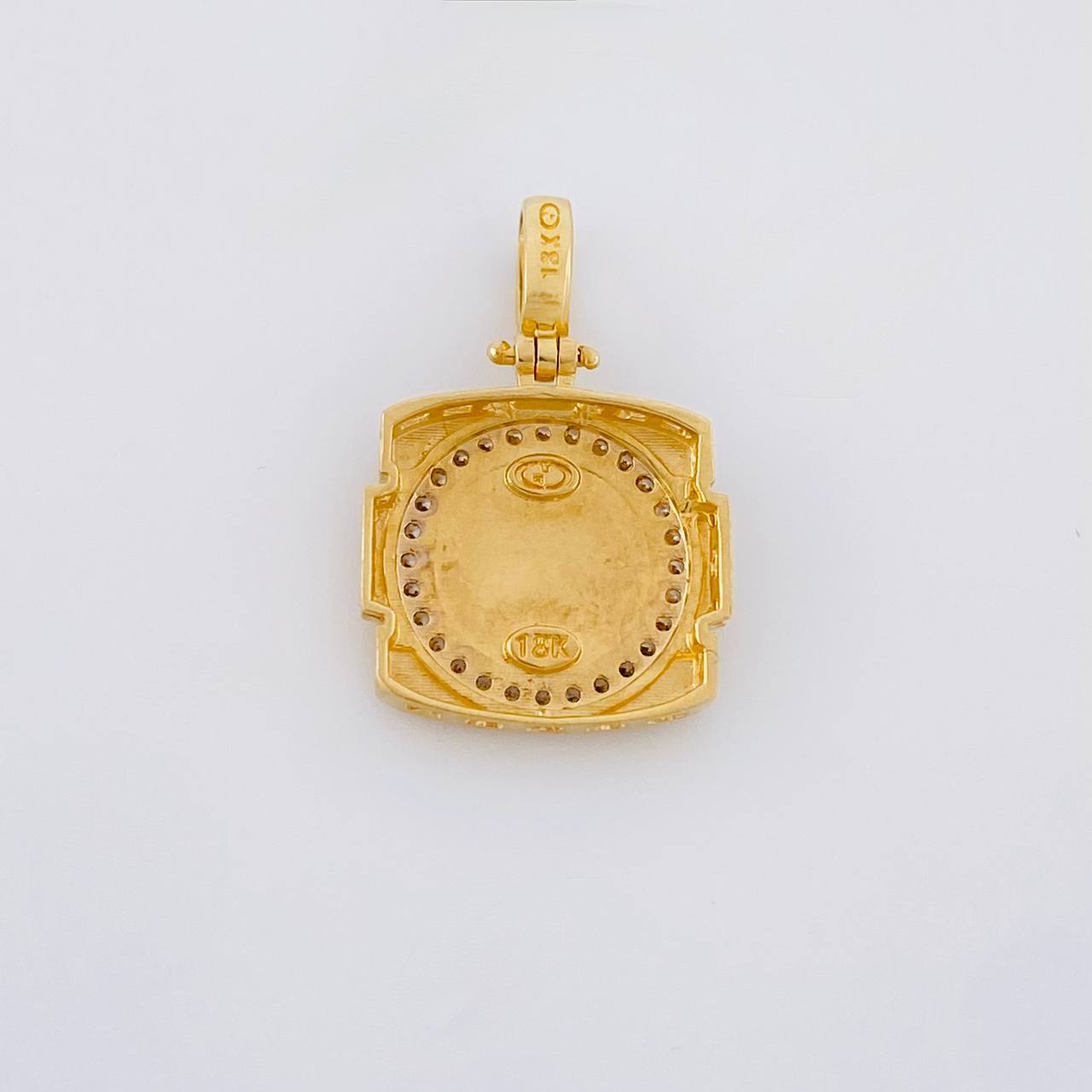 Dije Cuadro Circulo Corona 2.8g / 2.2cm Tres Oros 18K