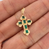 Dije Cruz Plana Esmeralda 57Pts 1.4gr / 2.7cm / Oro Amarillo 18K $