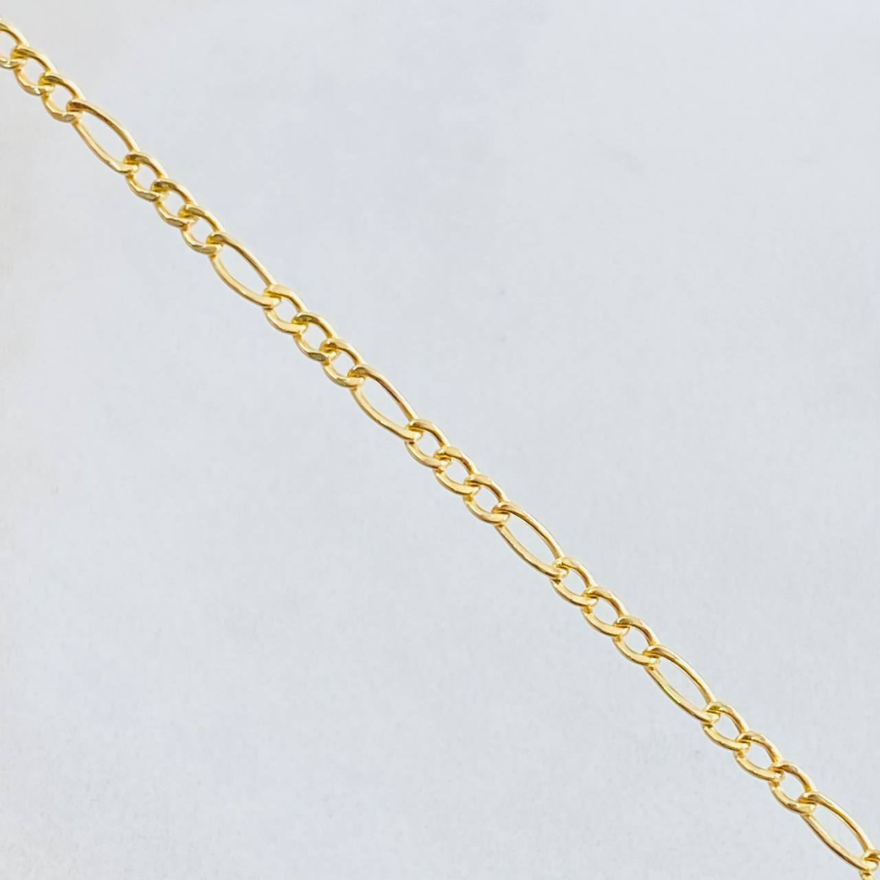 Pulso Figaro 0.7gr / 19cm / Oro Amarillo +1 18K ©