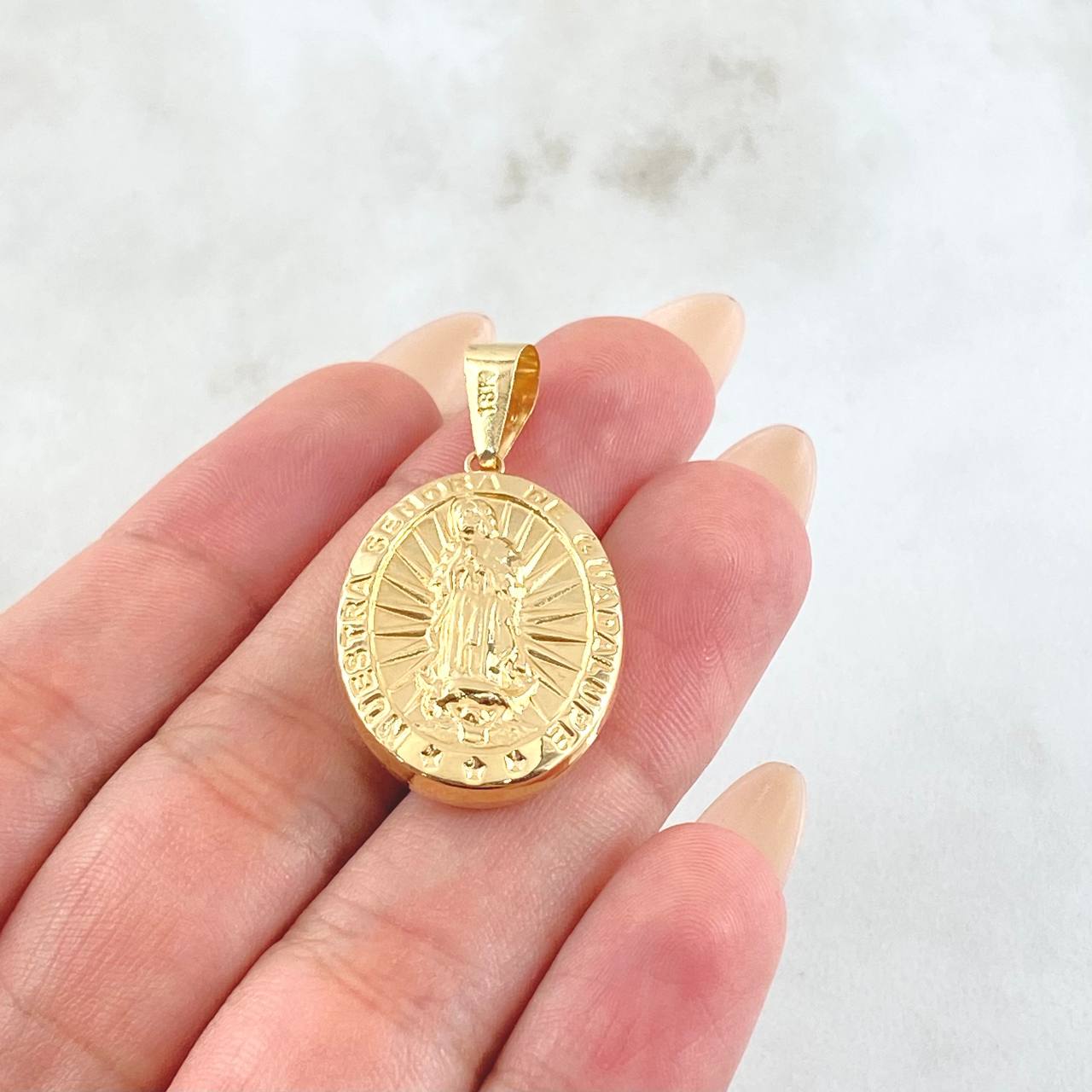 Dije Virgen Guadalupe 2.6gr / 3.6cm / Oro Amarillo 18K ©