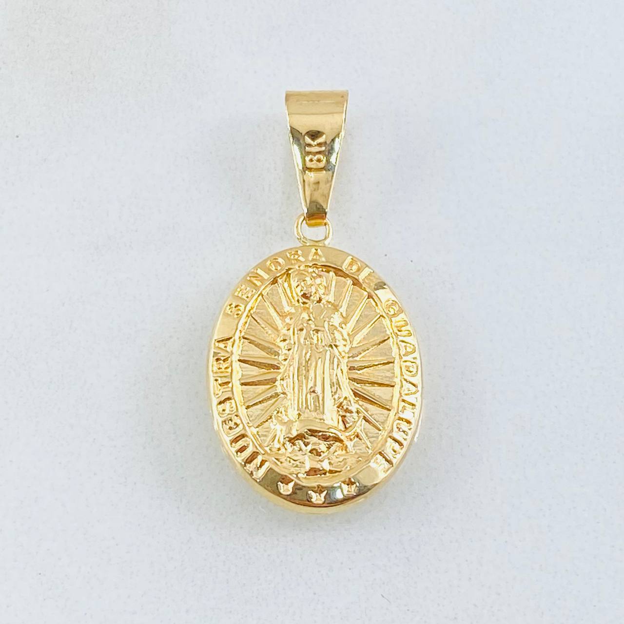 Dije Virgen Guadalupe 1.6gr / 3cm / Oro Amarillo 18K ©
