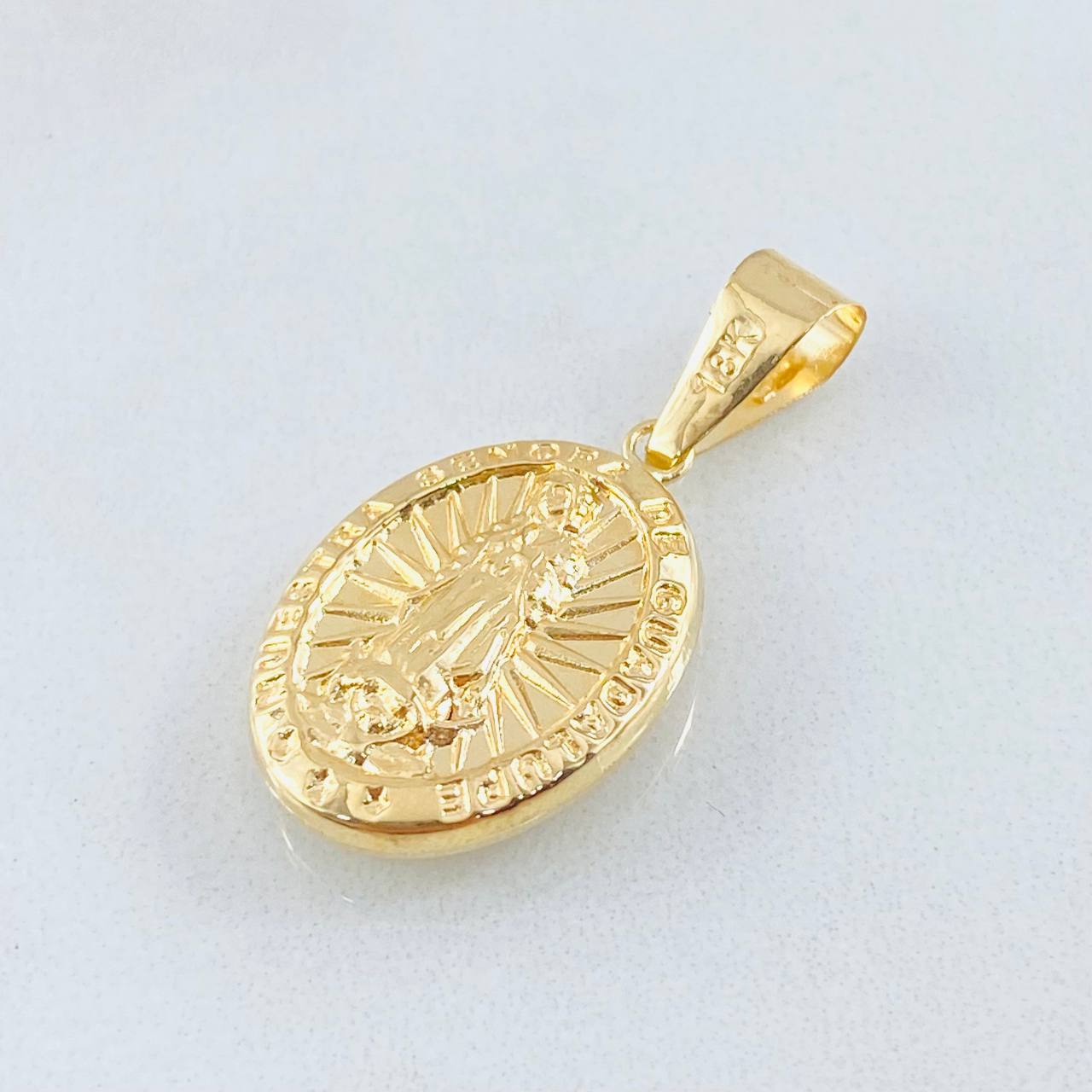 Dije Virgen Guadalupe 1.6gr / 3cm / Oro Amarillo 18K ©