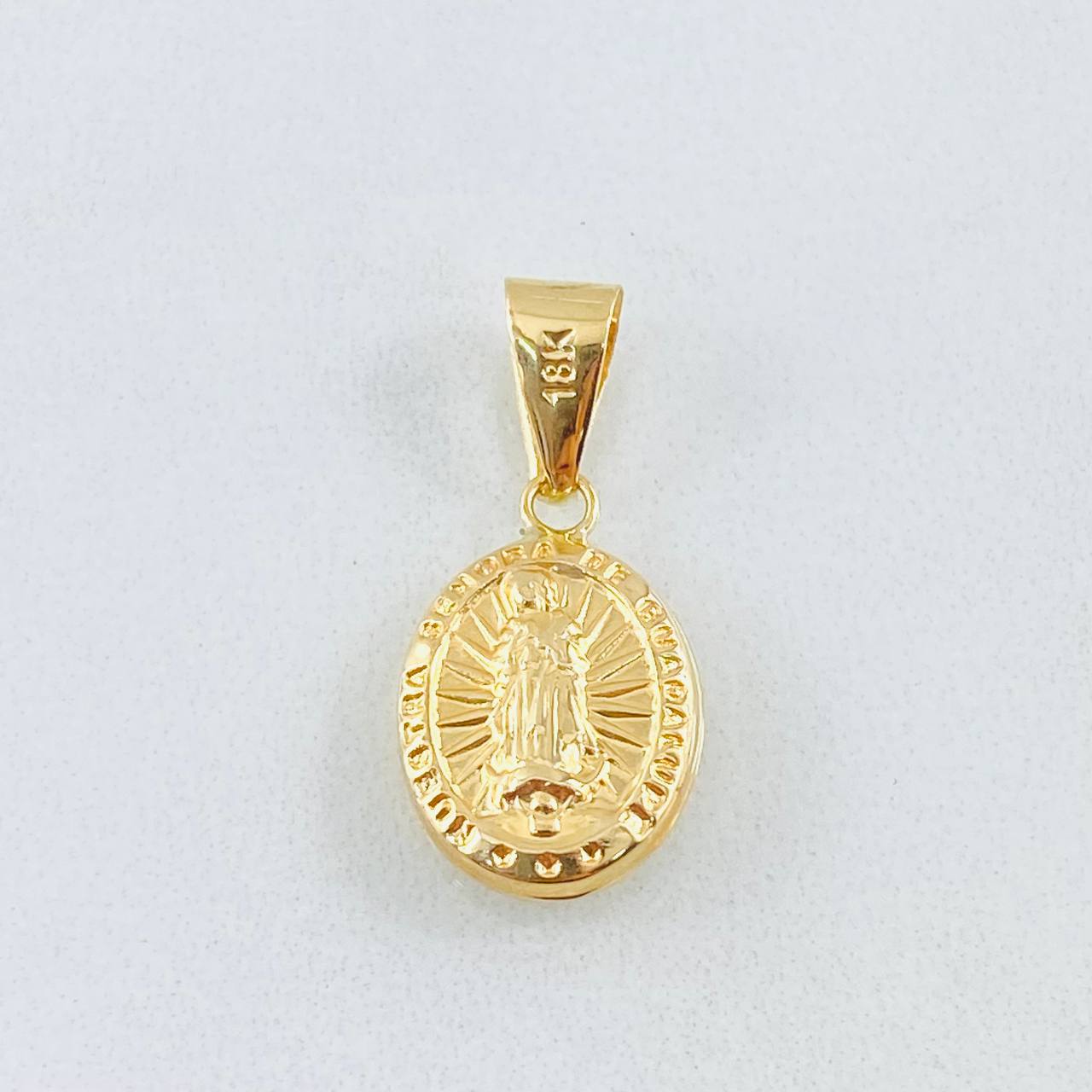 Dije Virgen Guadalupe 0.85gr / 2.2cm / Oro Amarillo 18K *