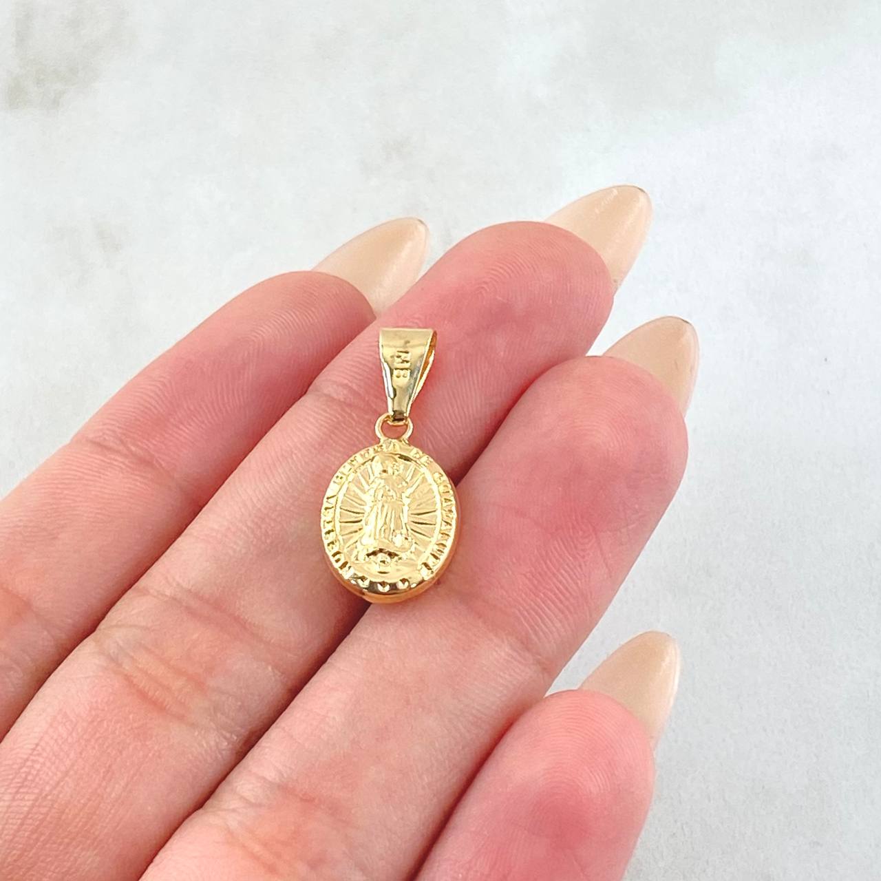 Dije Virgen Guadalupe 0.85gr / 2.2cm / Oro Amarillo 18K *