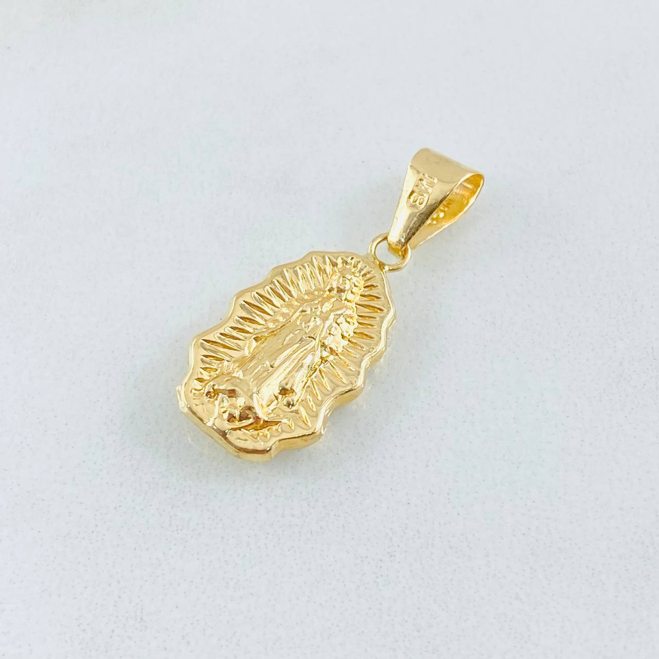 Dije Virgen Guadalupe 1.05gr / 2.5cm / Oro Amarillo 18K ©