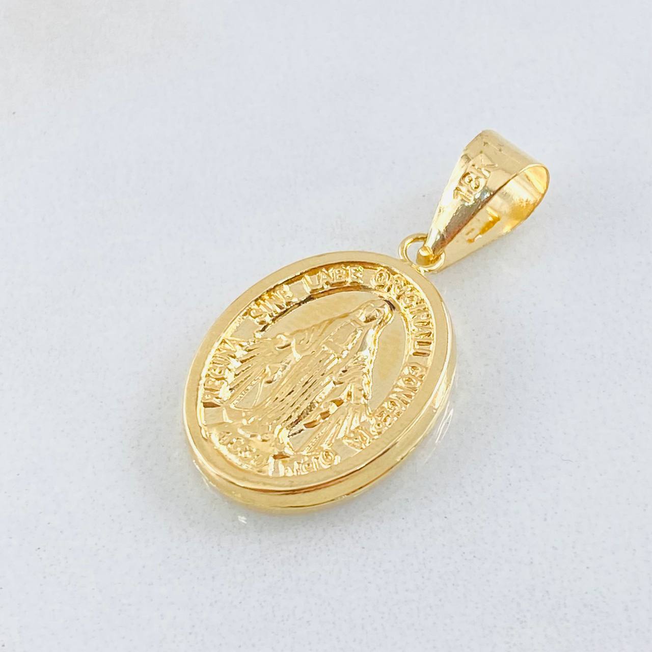 Dije Virgen Milagrosa 1.55gr / 2.9cm / Oro Amarillo 18K ©
