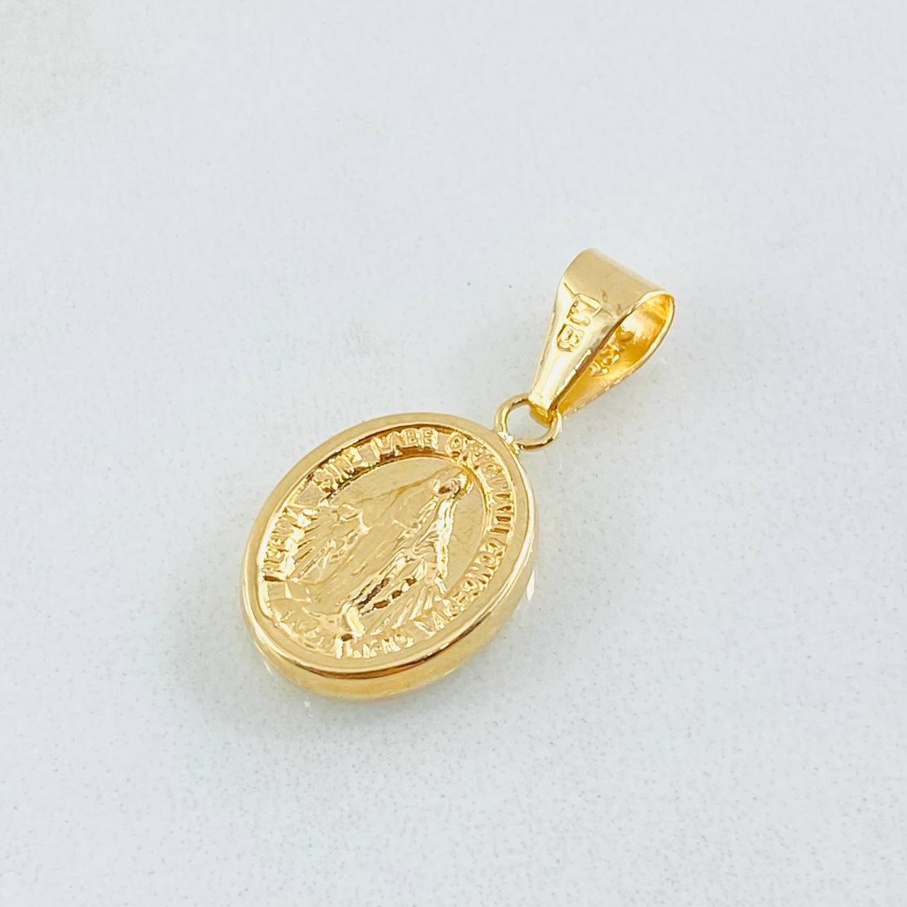 Dije Virgen Milagrosa 1gr / 2.4cm / Oro Amarillo 18K ©