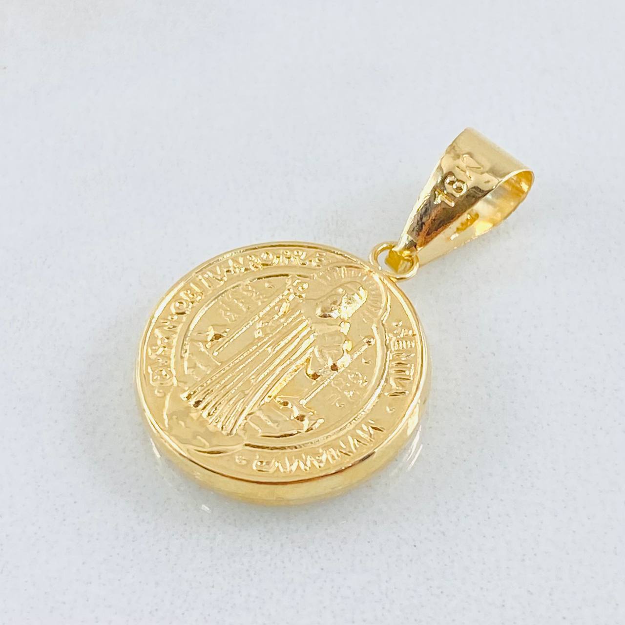 Dije San Benito 1.25gr / 2.6cm / Oro Amarillo 18K *