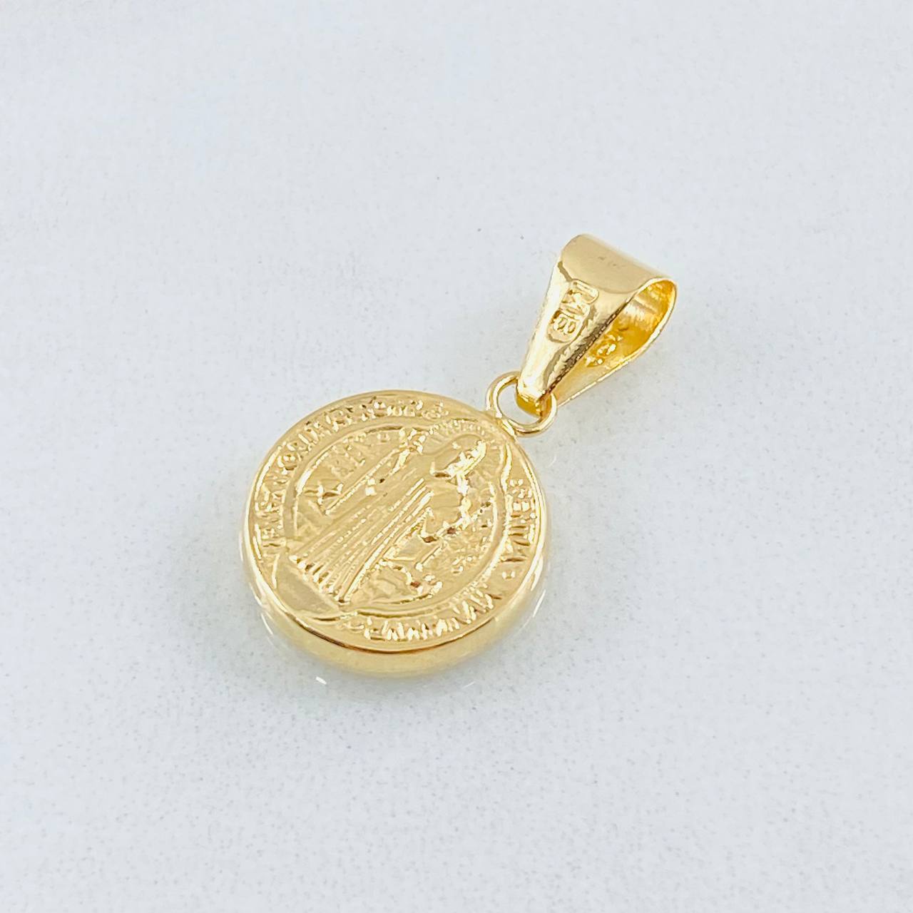 Dije San Benito 0.8gr / 2.1cm / Oro Amarillo 18K *