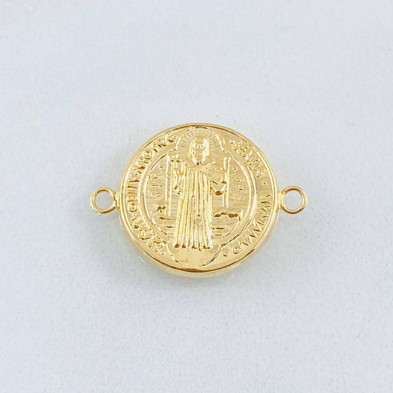 Herraje San Benito 1.1gr / 2.1cm / Oro Amarillo 18K ©
