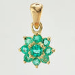 Dije Flor Nevada Esmeraldas 28pts 0.9gr / 1.3cm / Oro Amarillo 18K ©