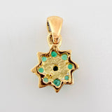 Dije Flor Nevada Esmeraldas 28pts 0.9gr / 1.3cm / Oro Amarillo 18K ©