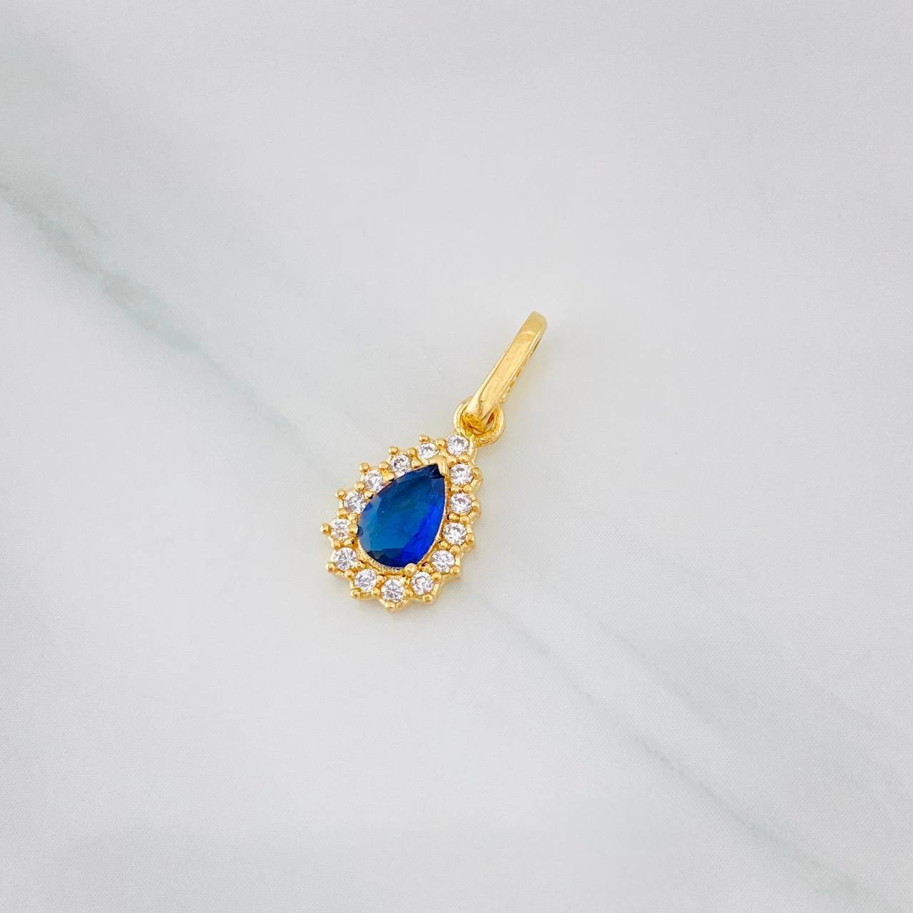 Dije Gota 1.15g / 2cm Dos Oros Amarillo Blanco 18K