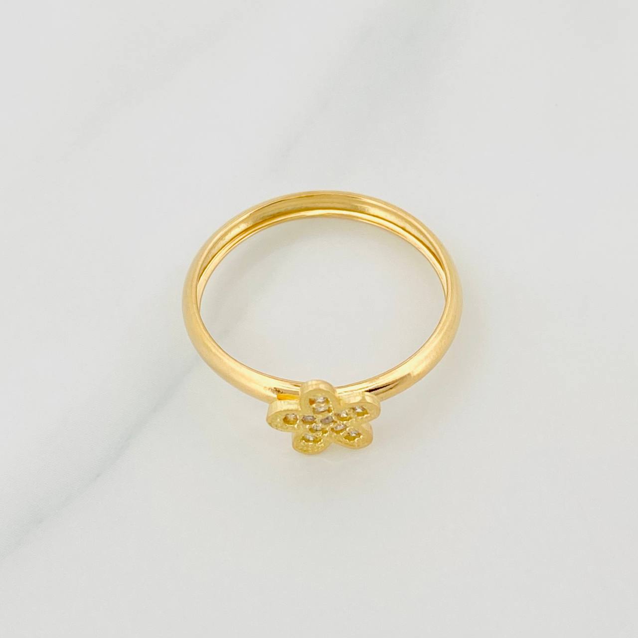 Anillo Flor Tupida 1.15g / T7 3/4 Oro Amarillo 18K