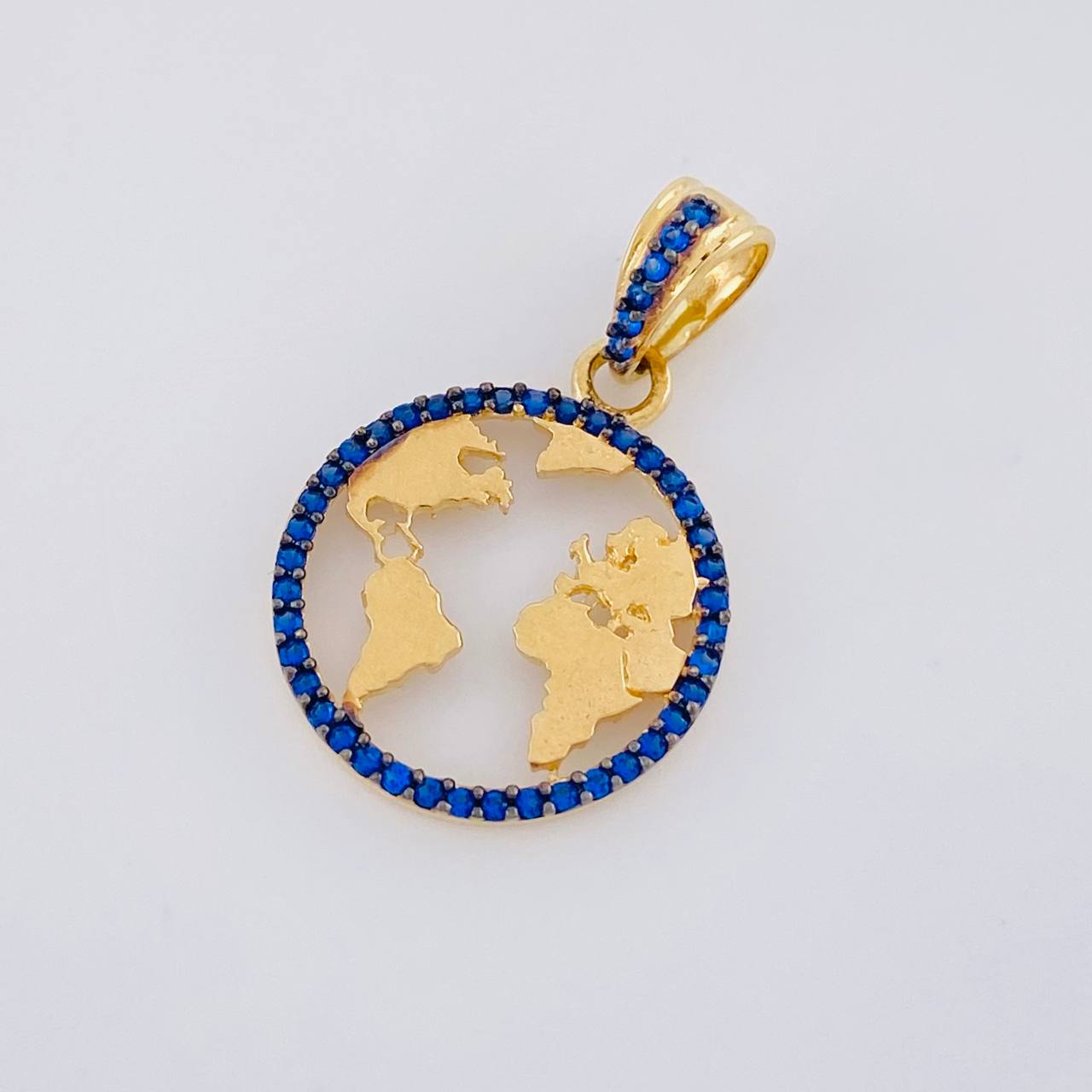 Dije Silueta Tierra 1.95g / 2.5cm Oro Amarillo 18K