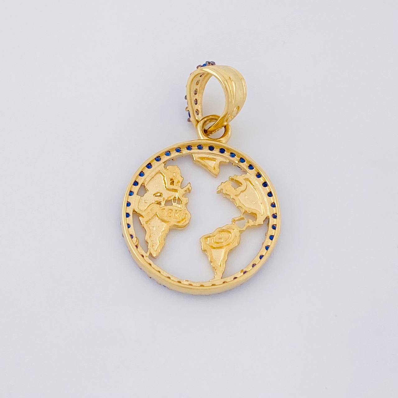 Dije Silueta Tierra 1.95g / 2.5cm Oro Amarillo 18K