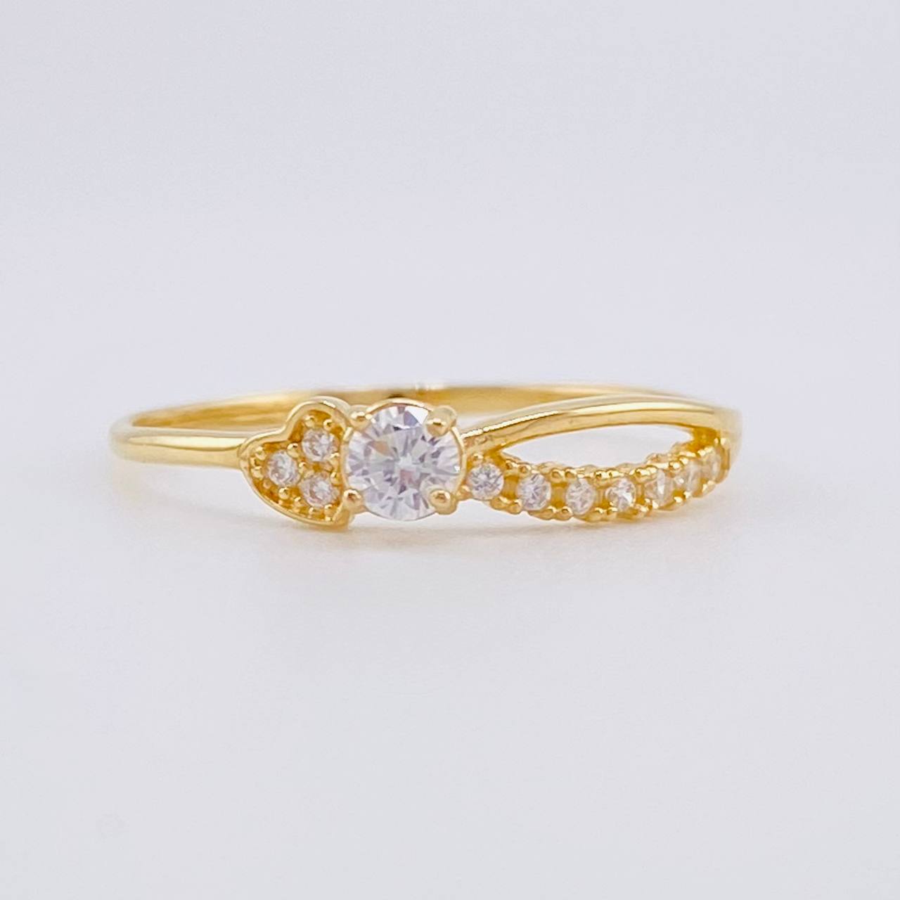 Anillo Solitario Corazón 0.95g / T6 Oro Amarillo 18K
