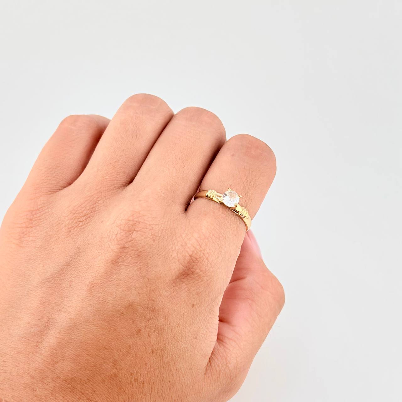 Anillo Solitario Trio Lineas 1.7g / T6 3/4 Oro Amarillo 18K