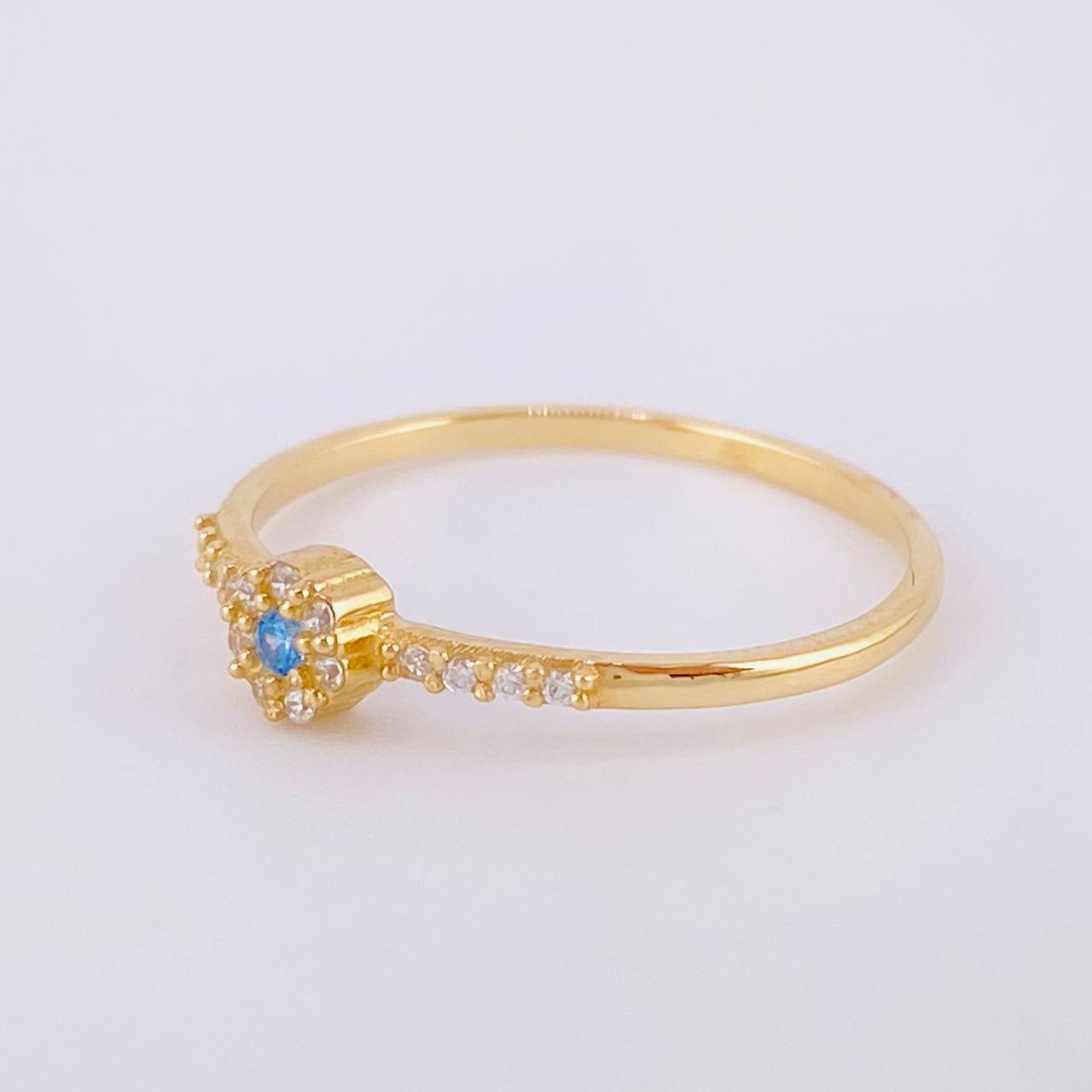 Anillo Flor Tupida 1.4g / T7 1/2 Oro Amarillo 18K