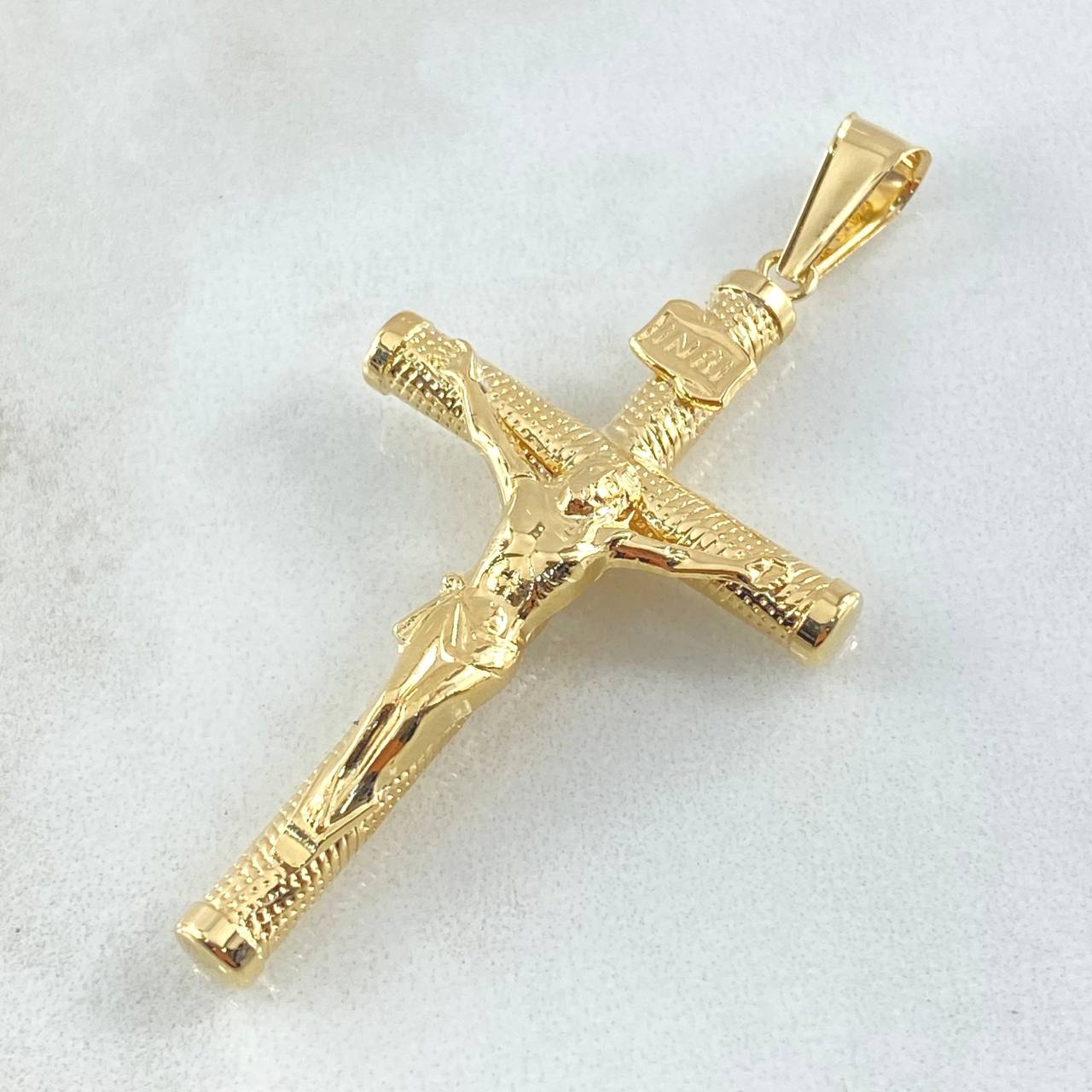 Dije Cruz Cristo 3.1gr / 5.7cm / Oro 18K
