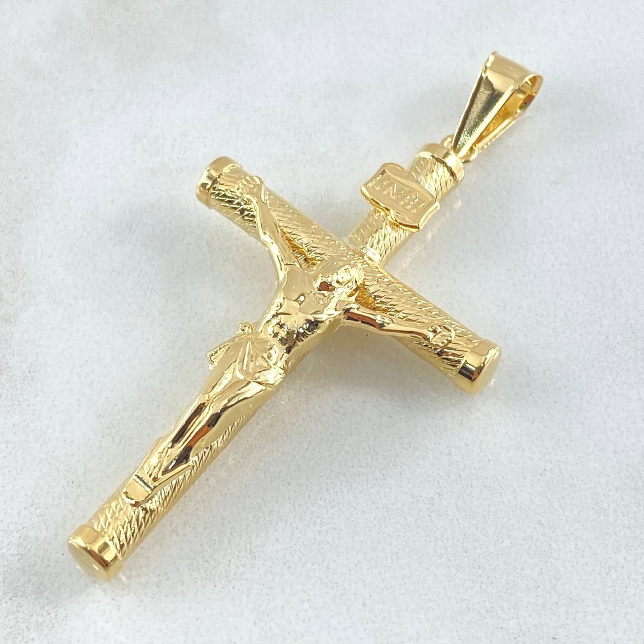 Dije Crúz Cristo 3.1gr / 5.7cm / Oro 18K *