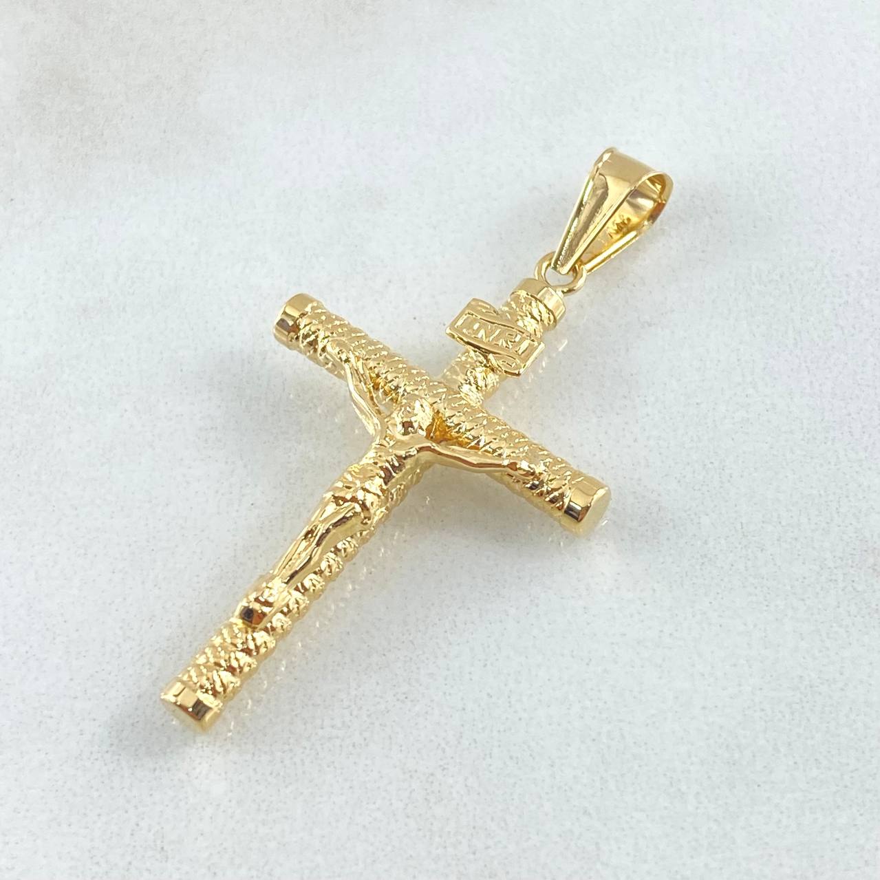 Dije Cruz Cristo 1.8gr / 4.3cm / Oro 18K