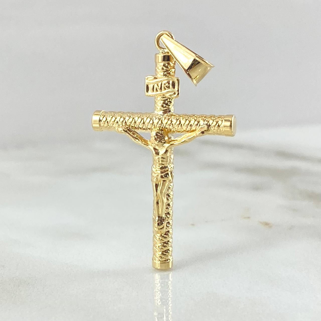 Dije Cruz Cristo 1.8gr / 4.3cm / Oro 18K