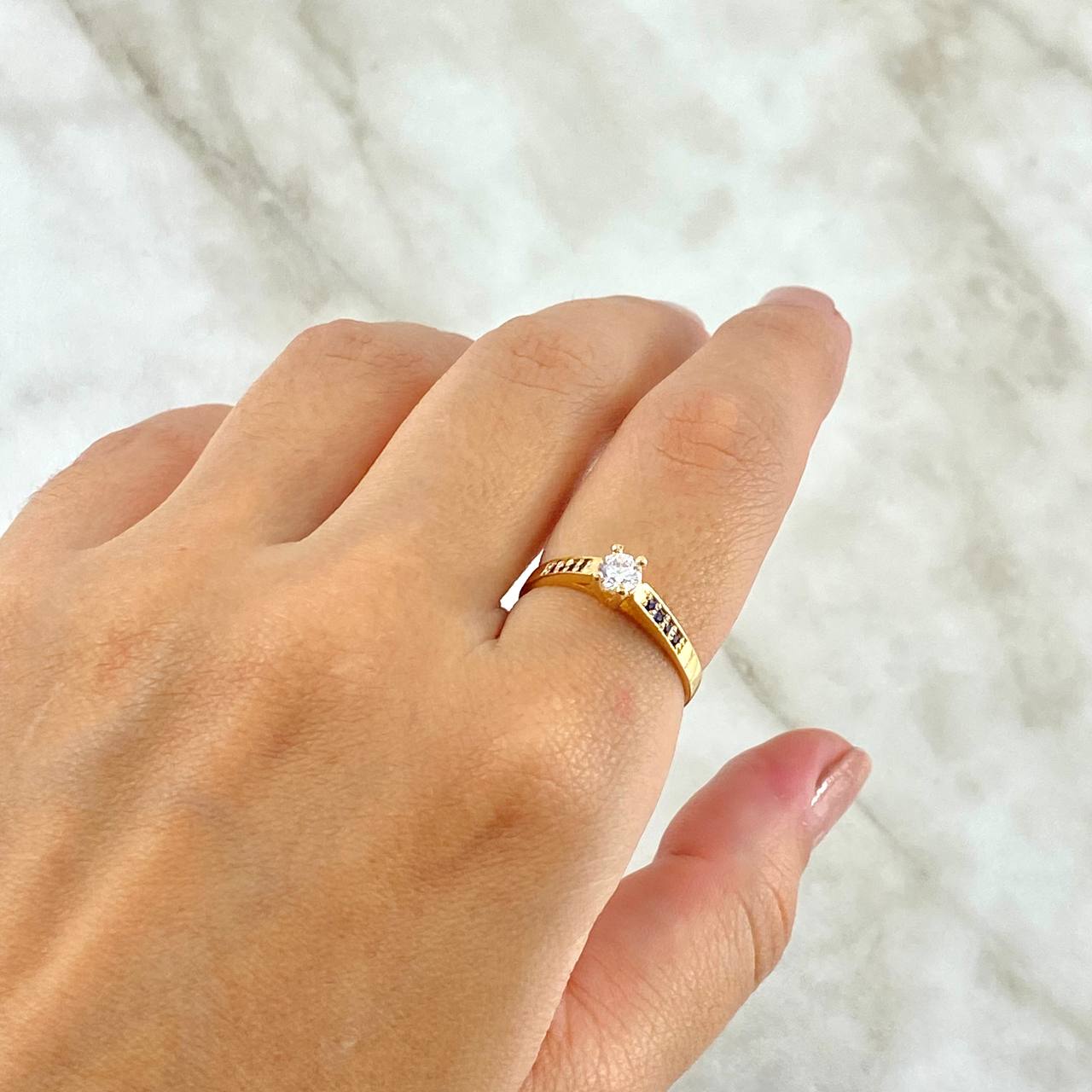 Anillo Solitario Cuatro Puntos 2.4gr / T7 / Circones Azules Blanco Oro Amarillo