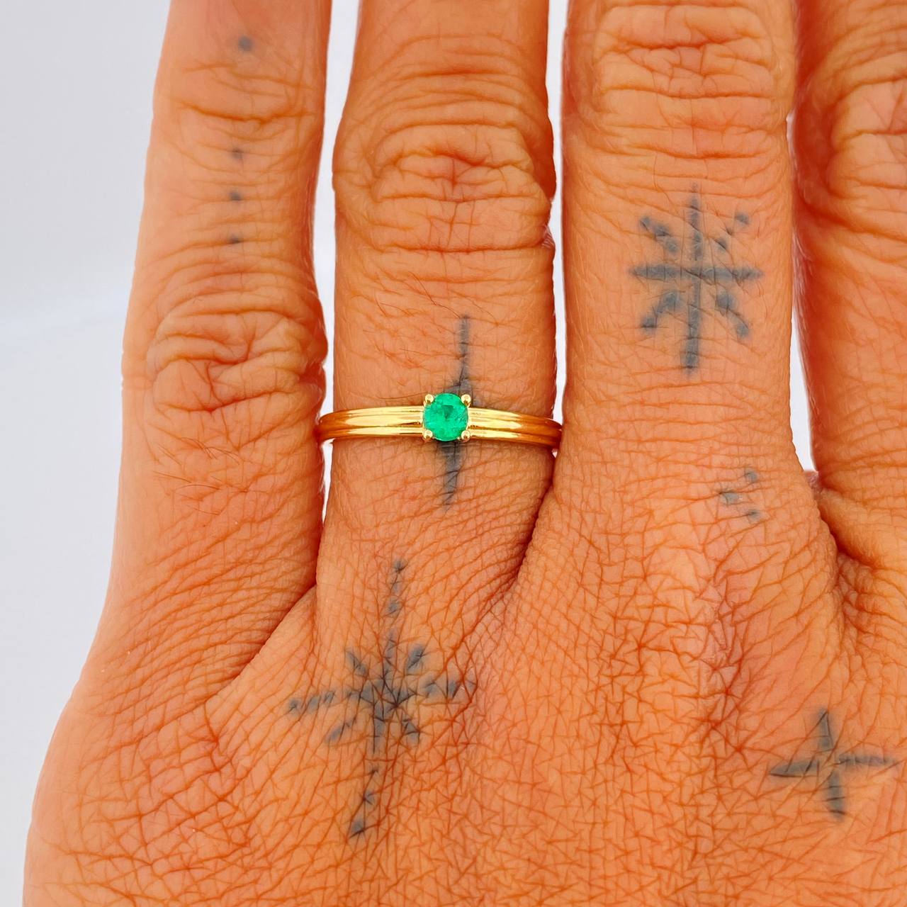 Anillo Solitario Esmeralda 12Pts 1.75gr / T7 1/2 / Oro Amarillo 18K %