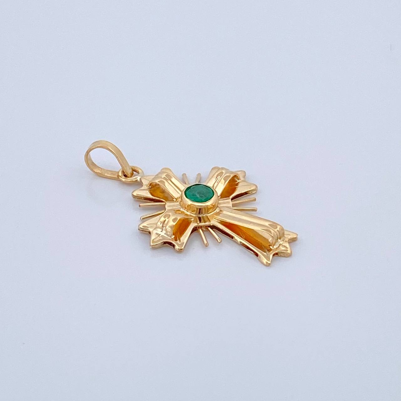 Dije Cruz Plana Esmeralda 13Pts 1.2gr / 2.5cm / Oro Amarillo 18K %