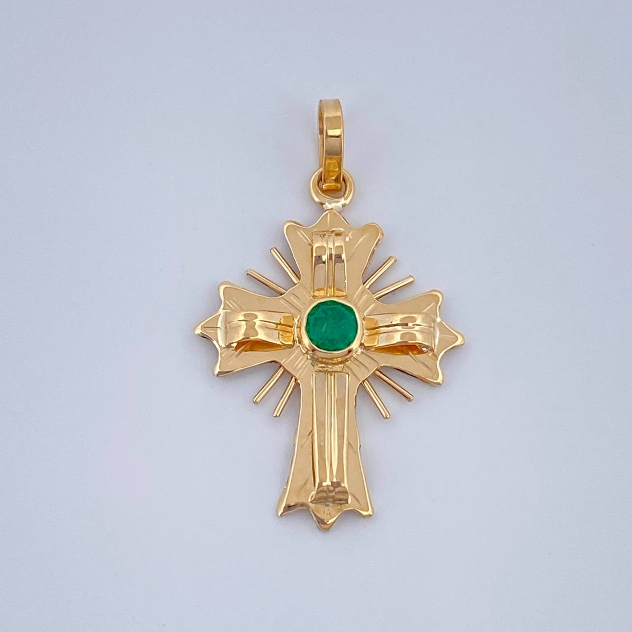 Dije Cruz Plana Esmeralda 13Pts 1.2gr / 2.5cm / Oro Amarillo 18K %