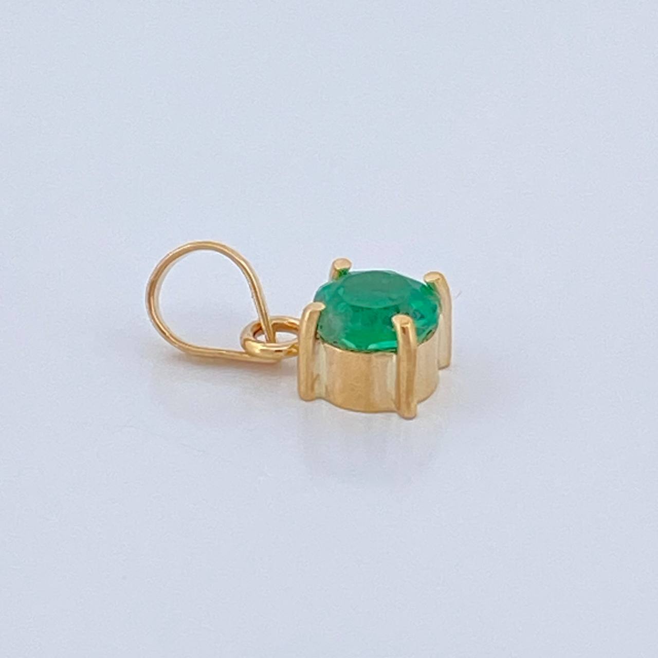 Dije Redondo Esmeralda 43Pts 0.45gr / 1.1cm / Oro Amarillo 18K %