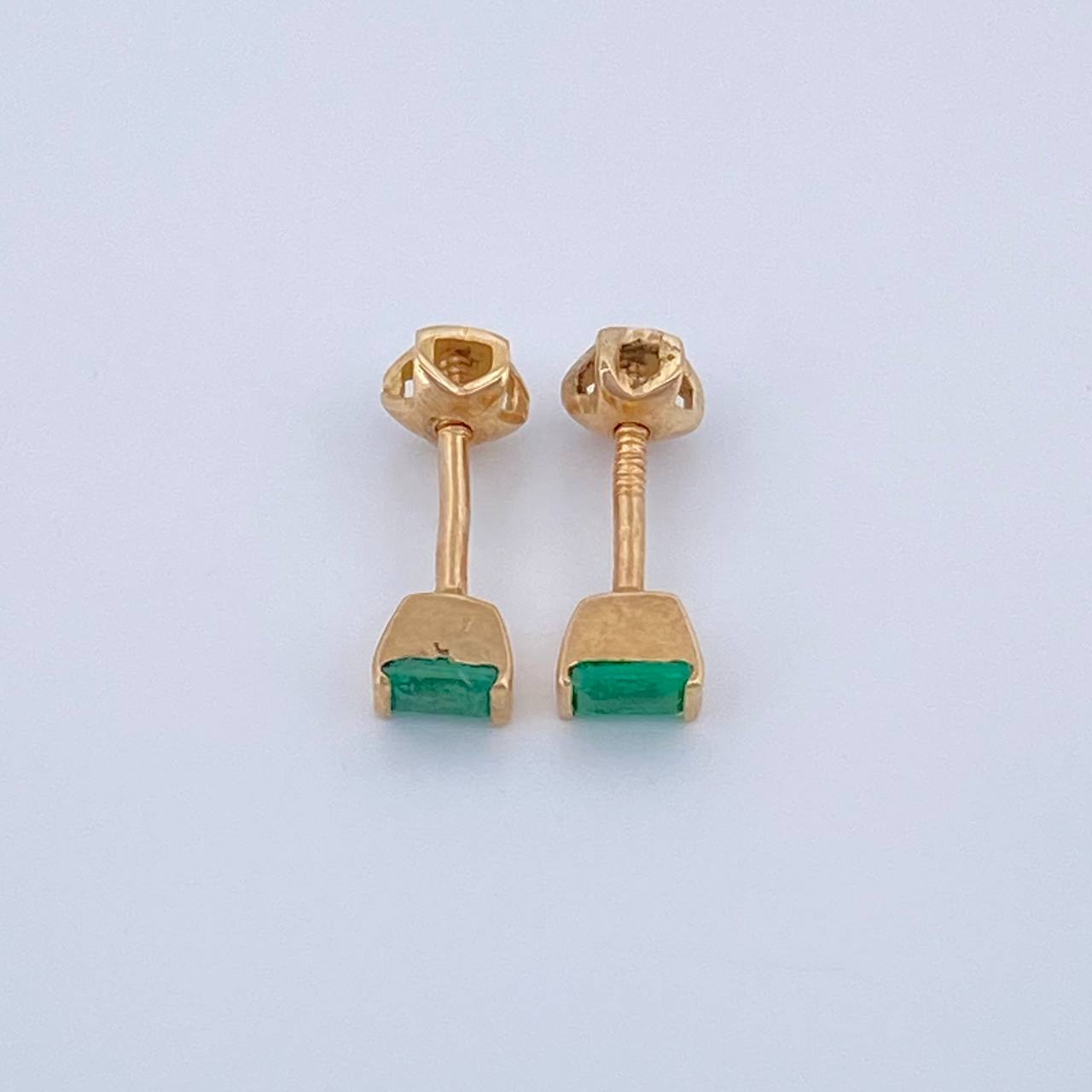 Topos Bisel Cuadrado Esmeraldas 10Pts 1.05gr / 4.35mm Oro Amarillo 18K %