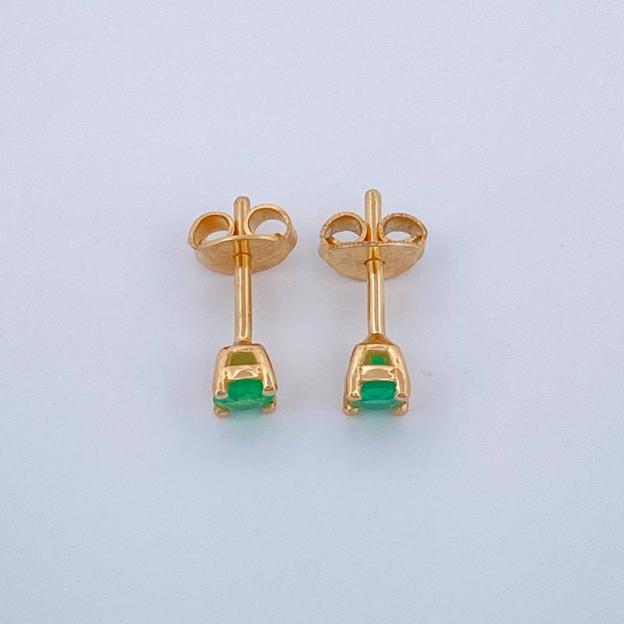 Topos Cuatro Garras Esmeraldas 10Pts 1.05gr / 3.6mm Oro Amarillo 18K %