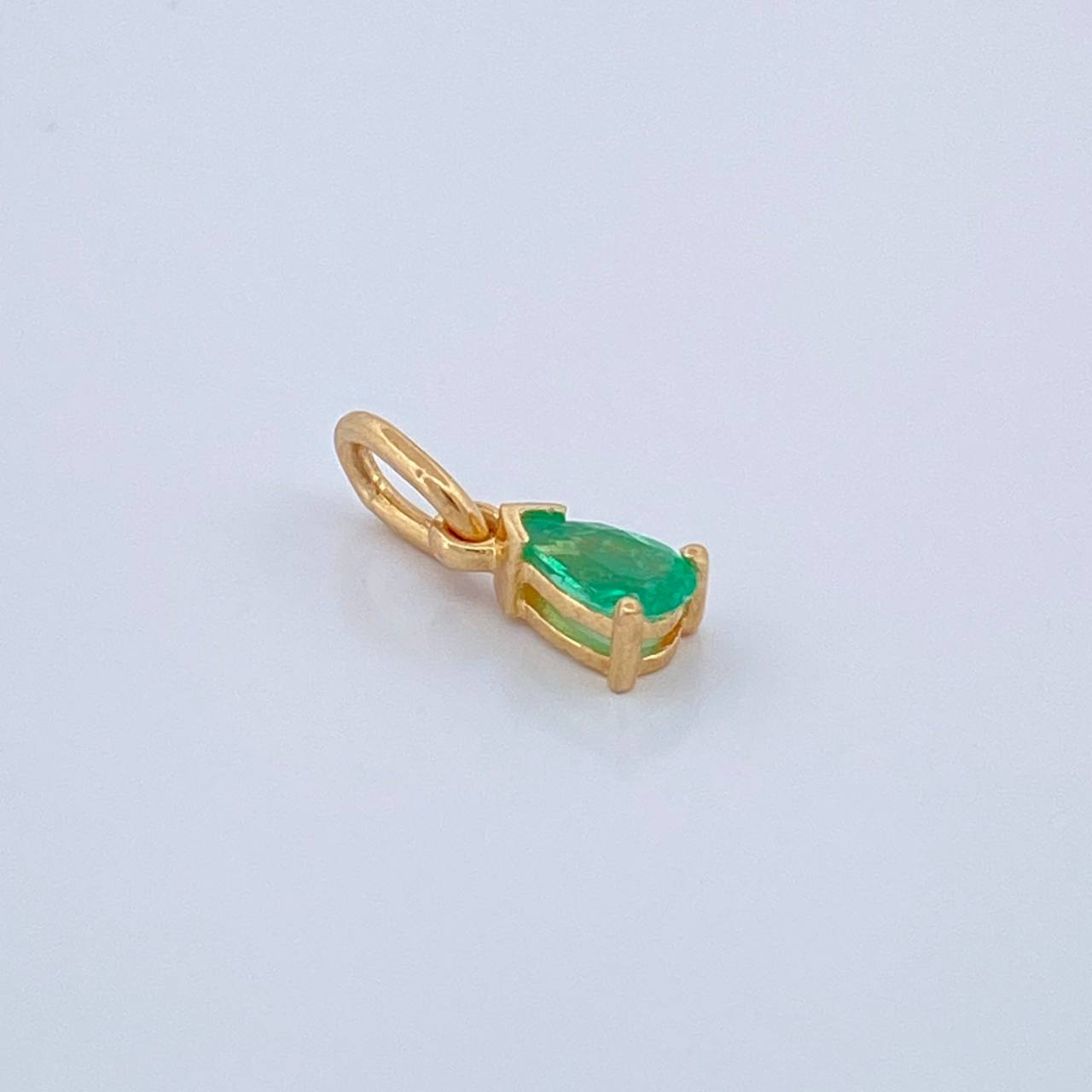 Dije Lagrima Esmeralda 60Pts 0.45gr / 1.2cm / Oro Amarillo 18K %