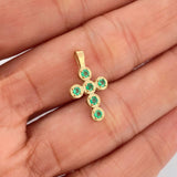 Dije Cruz Esferas Esmeraldas 20Pts 1.15gr / 2cm / Oro Amarillo 18K %