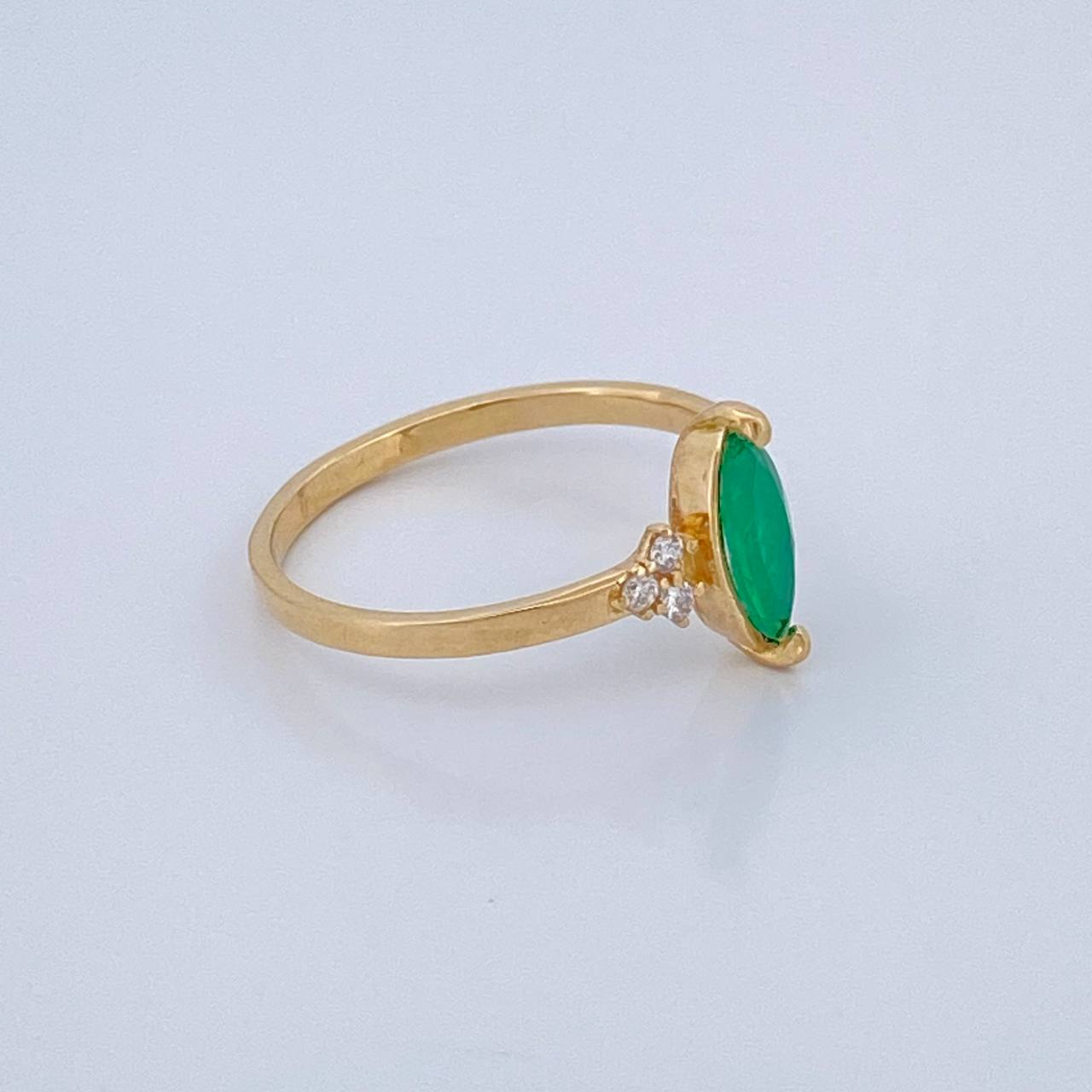 Anillo Ojo De Gato Esmeralda 70Pts Diamantes 15Pts 2.05gr / T7 1/4 / Oro Amarillo 18K %