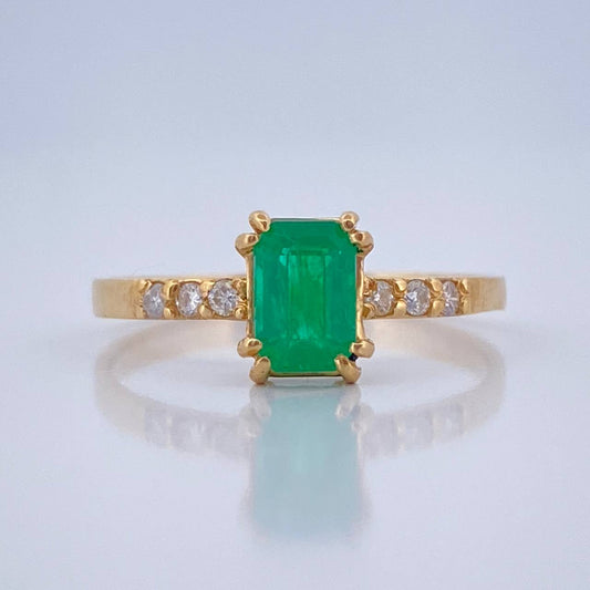 Anillo Churumbela Rectangulo Esmeralda 70Pts Diamantes 15Pts 1.75gr / T7 / Oro Amarillo 18K %