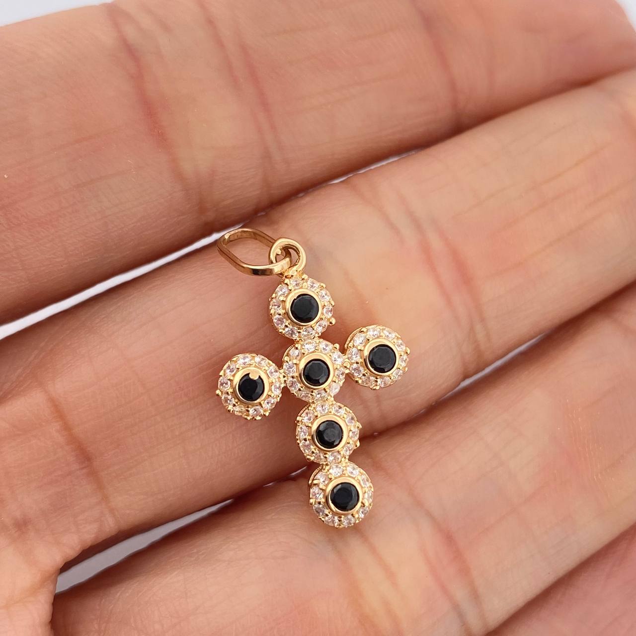 Dije Cruz Tupida 1.4gr / 2.5cm / Oro Amarillo 18K &