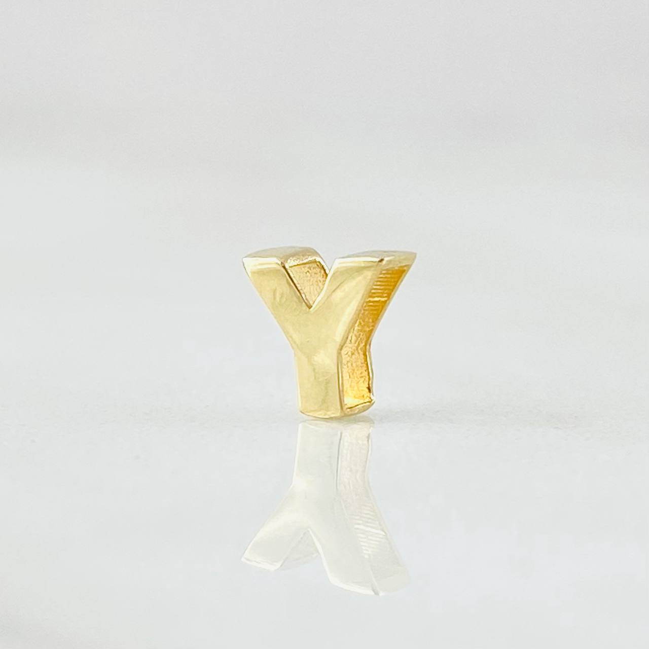 Herraje Letra Y 0.25gr / 0.5cm / Oro Amarillo 18K