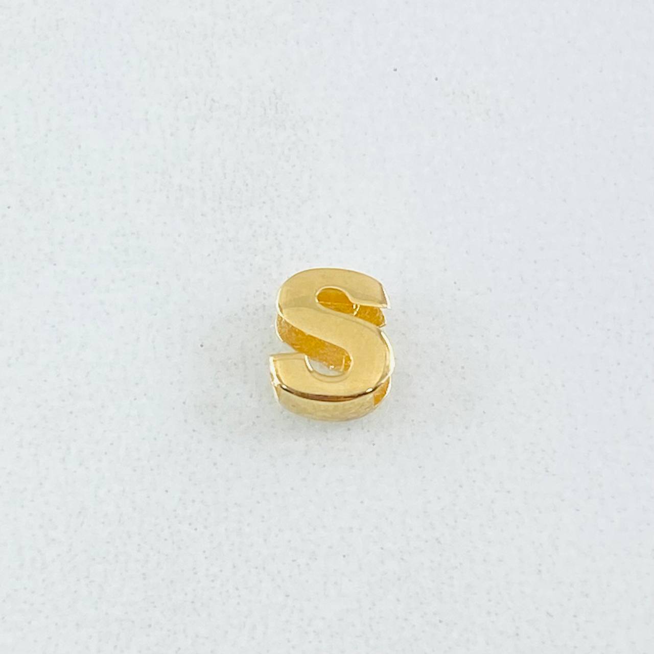 Herraje Letra S 0.25gr / 0.6cm / Oro Amarillo 18K ©